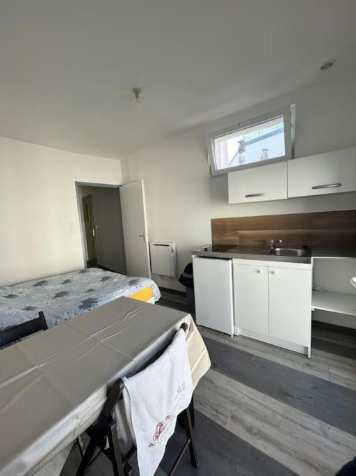 Апартаменты Studio En Plein Centre De Брест Экстерьер фото